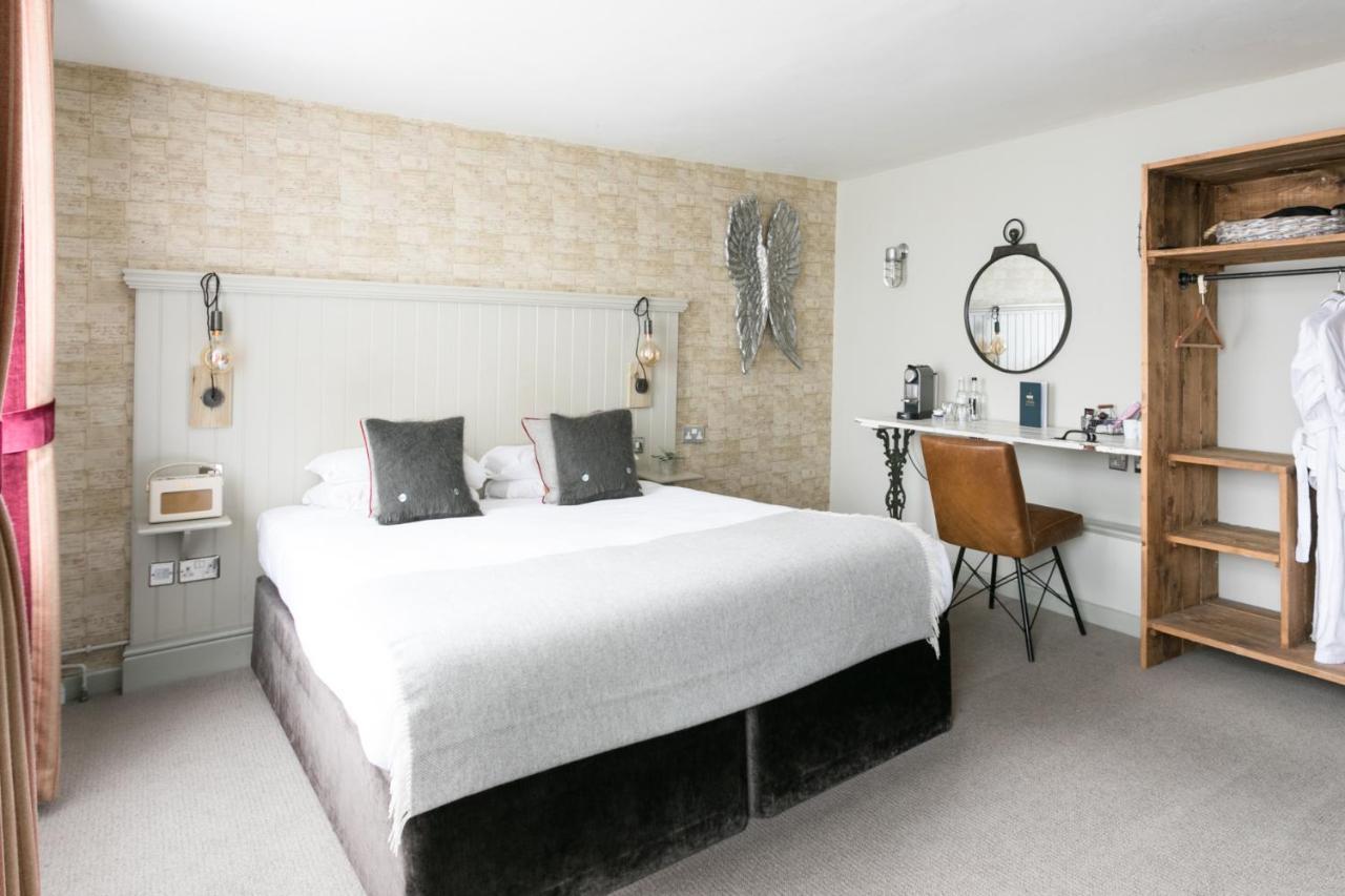 The Angel & Blue Pig Hotel Lymington Luaran gambar