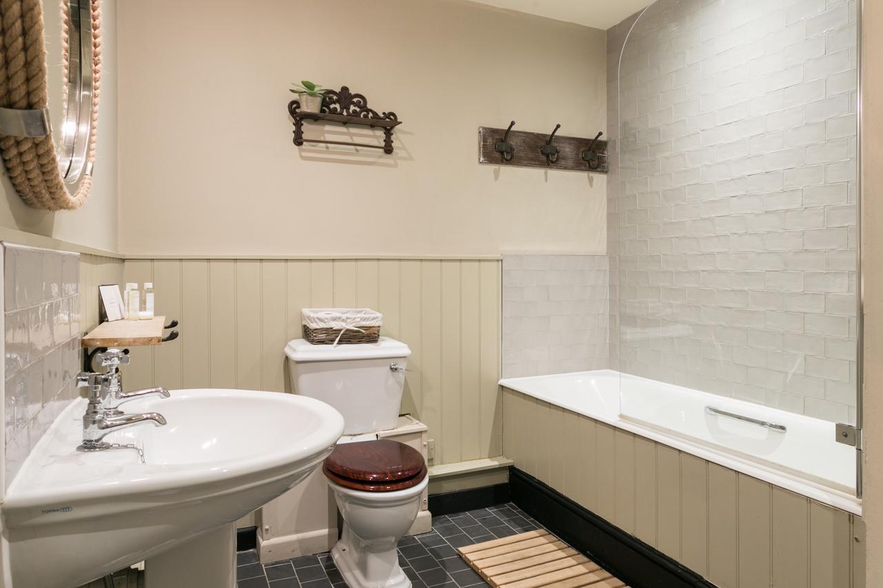 The Angel & Blue Pig Hotel Lymington Luaran gambar